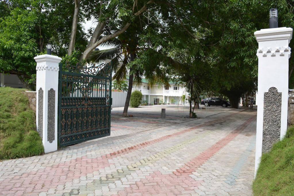 Hotel Empryean كاتوناياكى المظهر الخارجي الصورة