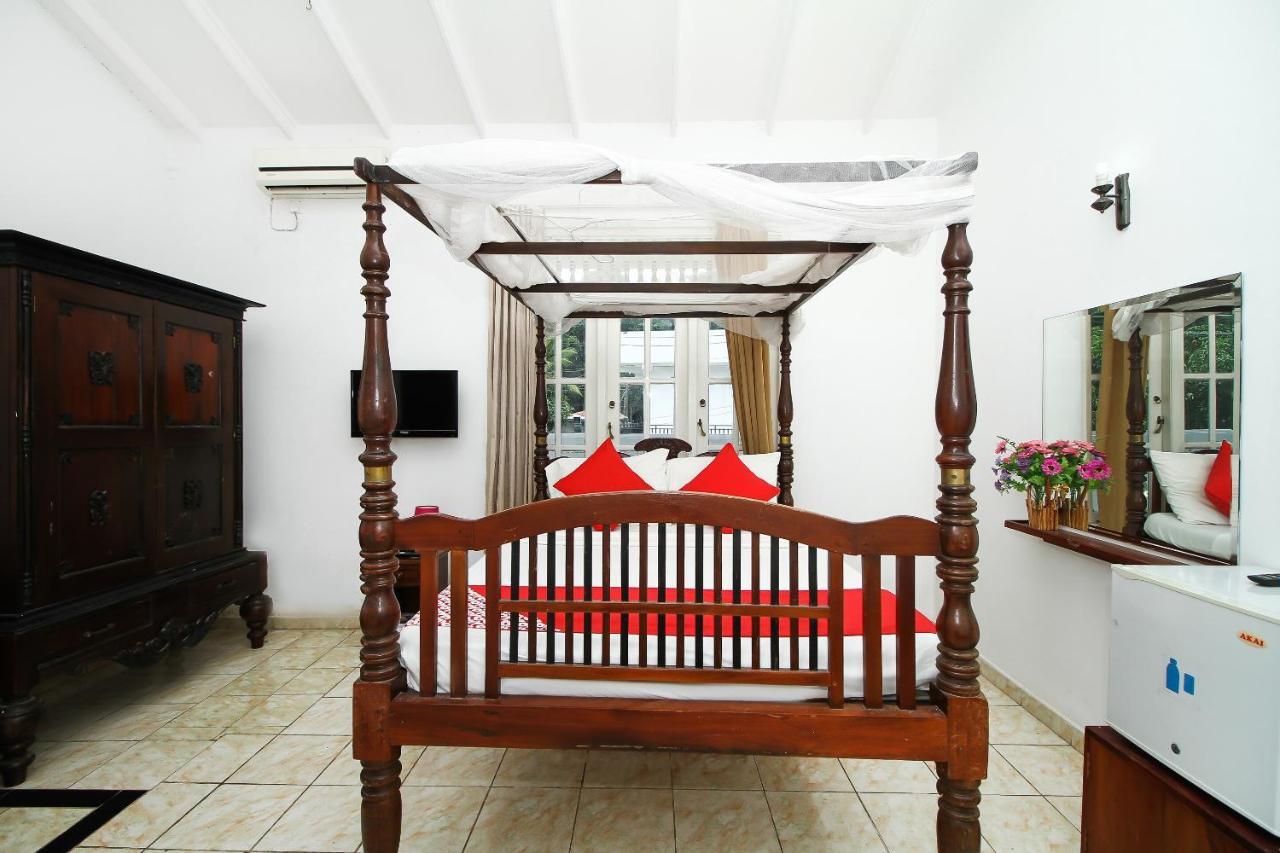 Hotel Empryean كاتوناياكى الغرفة الصورة